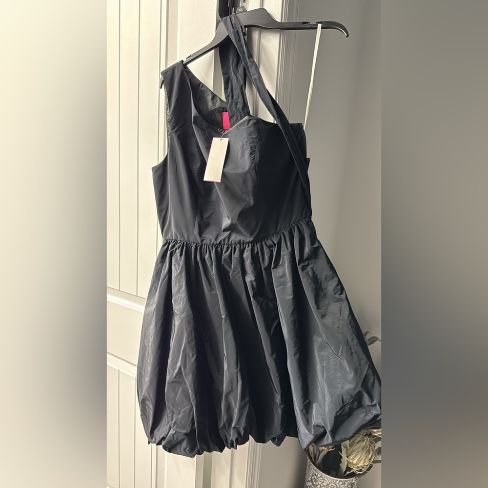 Black Sleeveless Dress